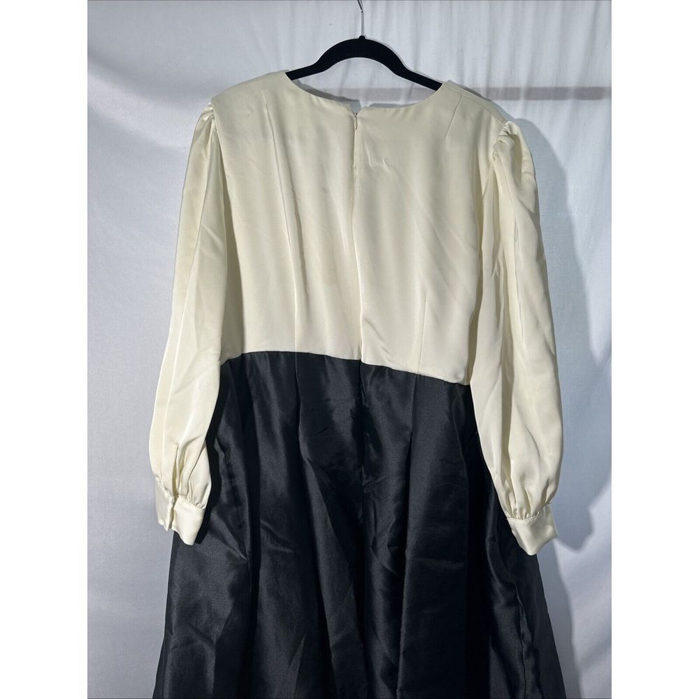 NWD $895 Sachin & Babi [ 20W ] Zoe V Neck Box Pleat Ball‎ Gown Ivory Black - Picture 12 of 14